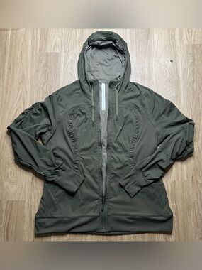 Lululemon Dance Studio Jacket III
Misty Meadow Sz 20